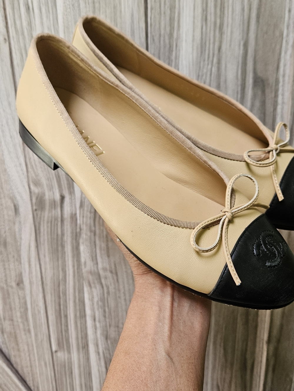 CHANEL Lambskin Cap Toe CC Ballerina Flats - Picture 2 of 15